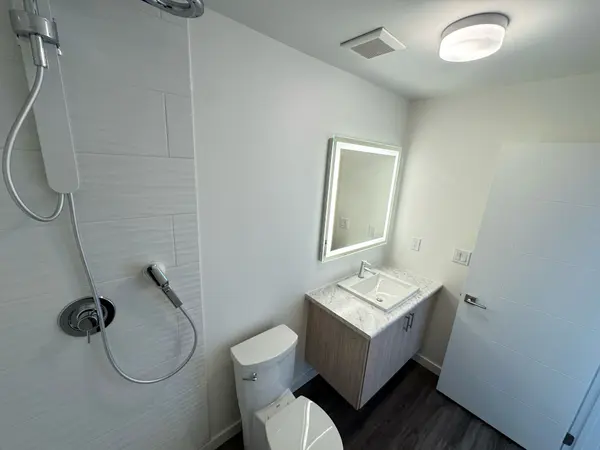 9 Rainwater LN, Barrie, ON L4N 9J6