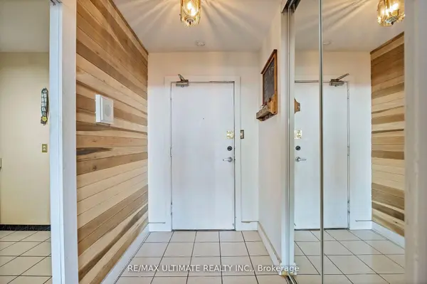 85 Emmett AVE S ##1807, Toronto W04, ON M6M 5A2