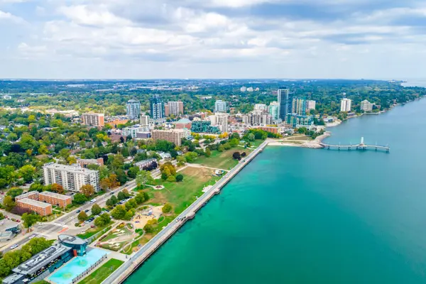 442 Maple AVE #7, Burlington, ON L7S 2L7