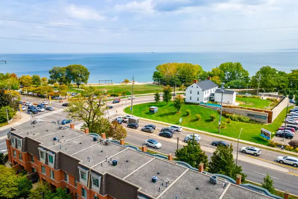 442 Maple AVE #7, Burlington, ON L7S 2L7