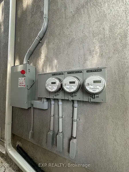 6 Lapp ST, Toronto W03, ON M6N 3W6