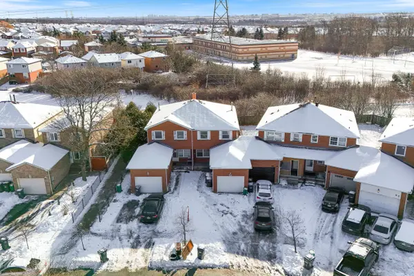 87 Tulip DR, Brampton, ON L6Y 3W9