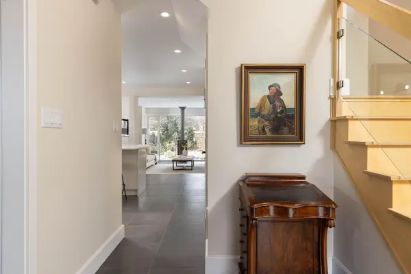 367 Spruce ST, Oakville, ON L6J 2H2