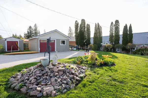 14 Oriole RD, Kawartha Lakes, ON K0M 1N0