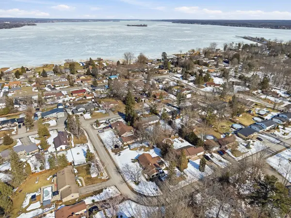 4 Wayne CRES, Quinte West, ON K0K 1L0