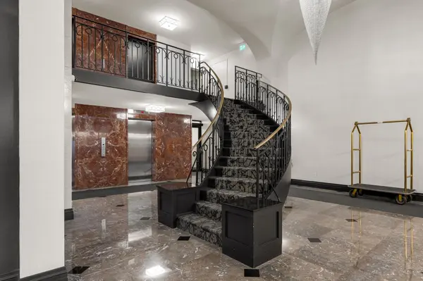 500 Green RD #214, Hamilton, ON L8E 3M6