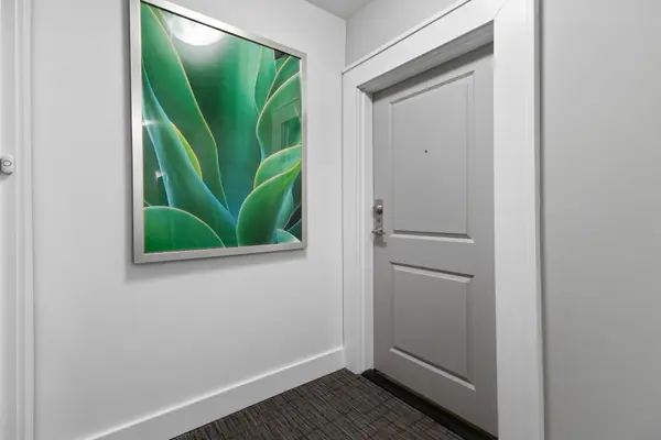 260 Villagewalk BLVD #411, London North, ON N6G 0W6