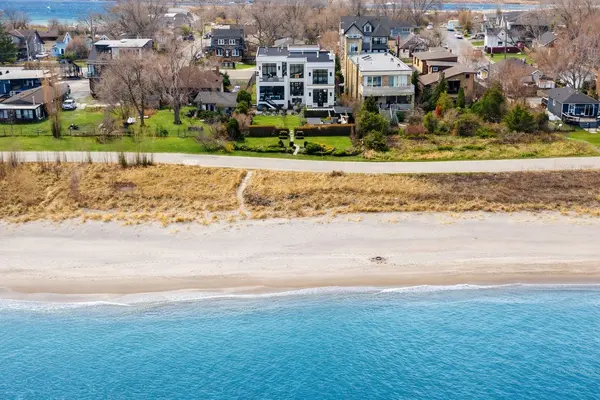 711 Beach BLVD, Hamilton, ON L8H 6Y5