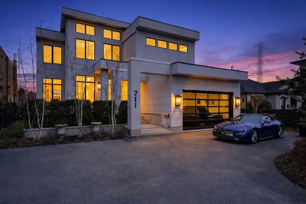 711 Beach BLVD, Hamilton, ON L8H 6Y5