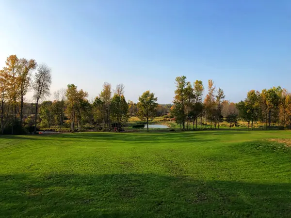 923 Maple RD, Loyalist, ON K0H 2H0