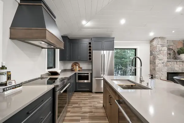 1108 South Bernard Lake RD, Sundridge, ON P0A 1Z0