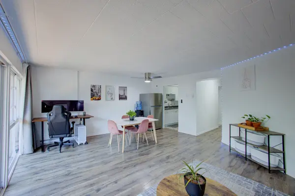 91 Conroy CRES #202, Guelph, ON N1G 2V5