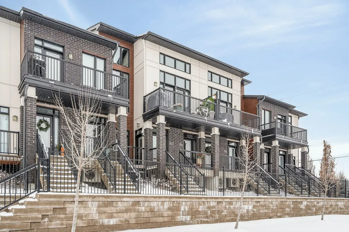 820 Ralph Hennessy Ave AVE, Blossom Park - Airport And Area, ON K1X 0E4