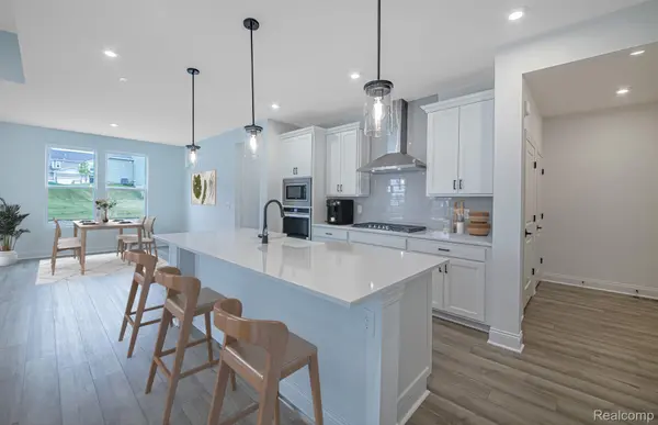 20473 West Kilburn DR, Macomb Township, MI 48044