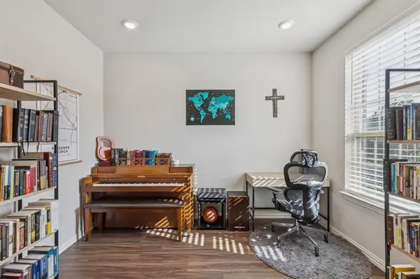 2015 Tawakoni Drive, Irving, TX 75062