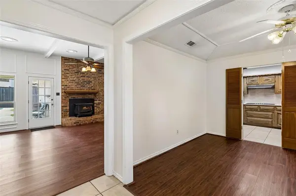 810 Meadowgate Drive, Garland, TX 75040