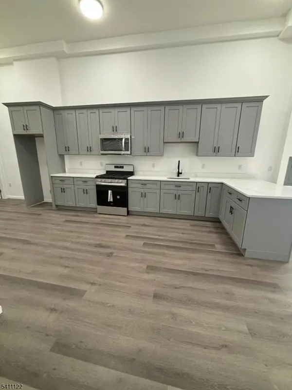 24 Elm St #201, Paterson City, NJ 07501