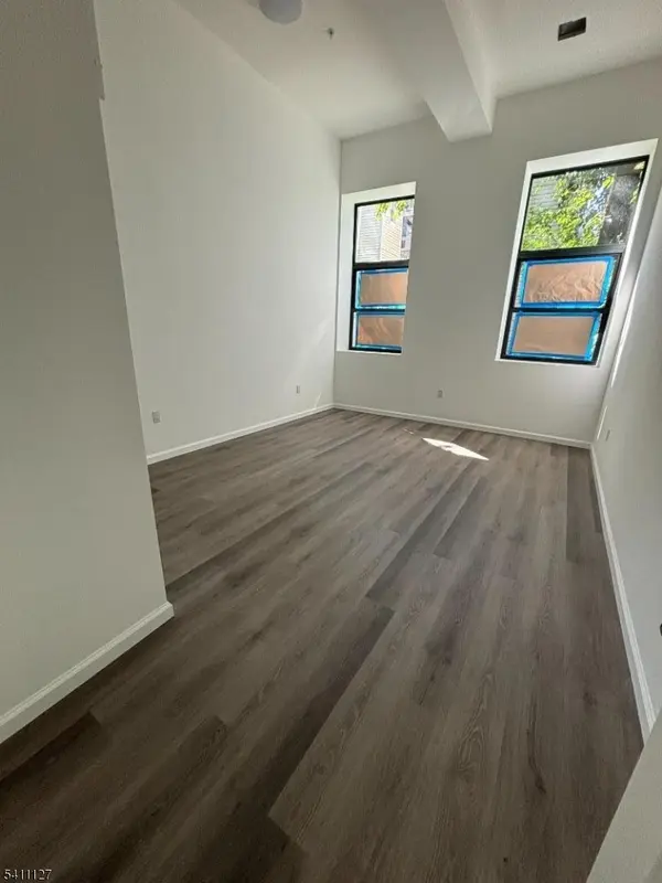 24 Elm St #202, Paterson City, NJ 07501