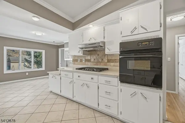 3 Roanoke Ave, Rockaway Twp., NJ 07866