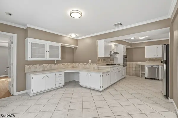 3 Roanoke Ave, Rockaway Twp., NJ 07866