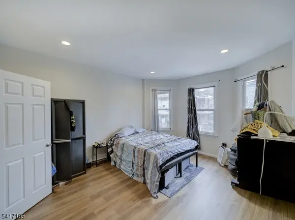 193 Clerk St, Jersey City, NJ 07305