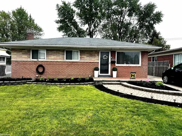 15724 E 13 Mile RD, Roseville, MI 48066