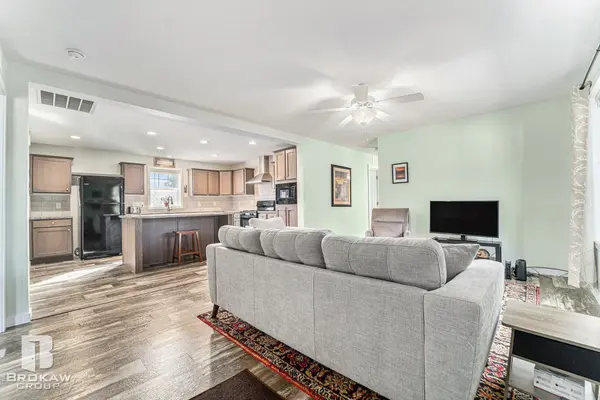 4649 Butternut ST, Independence Twp, MI 48348