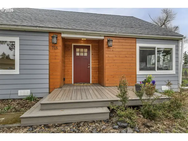 715 S 8TH AVE, Cornelius, OR 97113