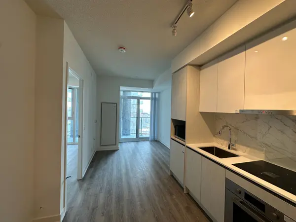 180 Front ST E #2709, Toronto C08, ON M5A 0A9