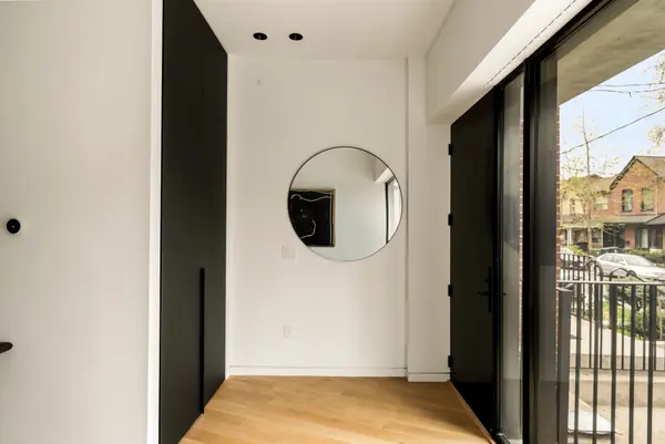 44 Foxley ST, Toronto C01, ON M6J 1R1