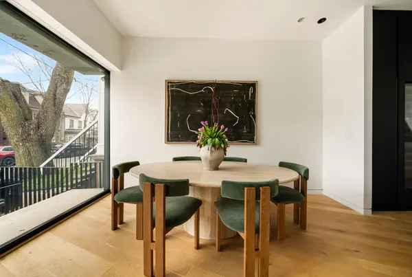 44 Foxley ST, Toronto C01, ON M6J 1R1