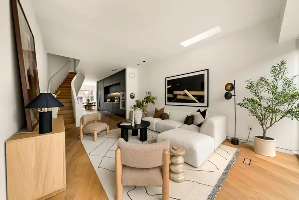 44 Foxley ST, Toronto C01, ON M6J 1R1