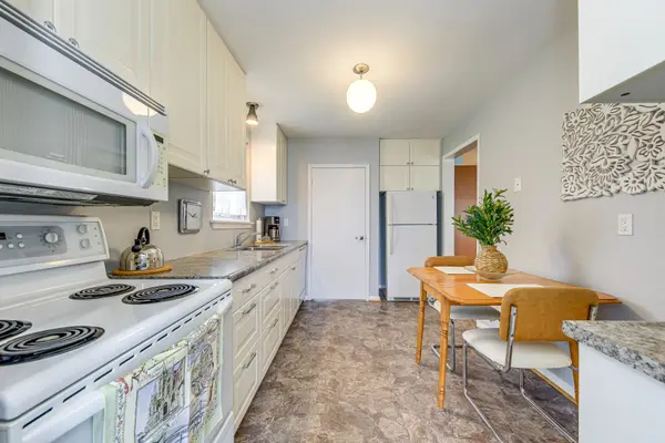 250 Verobeach BLVD, Toronto W05, ON M9M 1R6