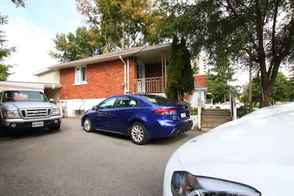 316 Lafontaine AVE, Vanier And Kingsview Park, ON K1L 6X2