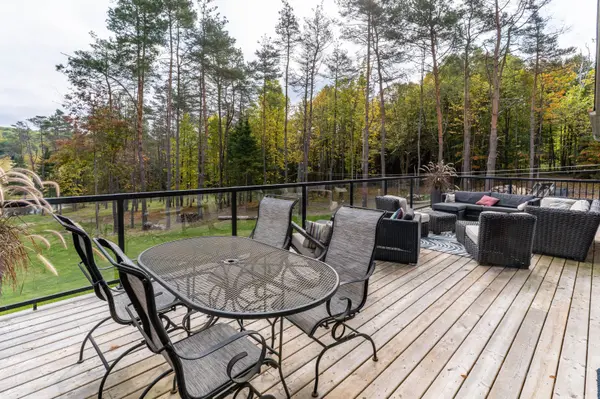 461 Rowanwood RD, Huntsville, ON P0B 1M0