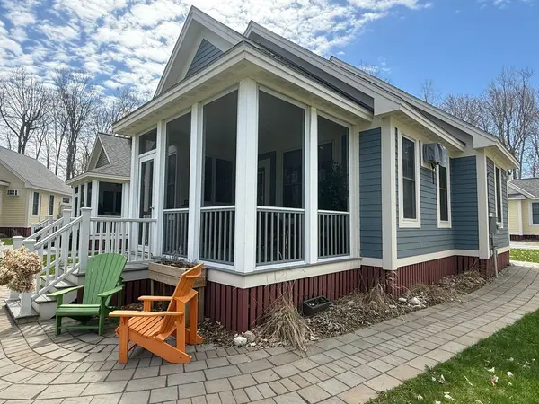 17 Hollow LN #222, Prince Edward County, ON K0K 1P0