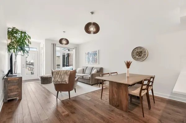 820 Ralph Hennessy Ave AVE, Blossom Park - Airport And Area, ON K1X 0E4