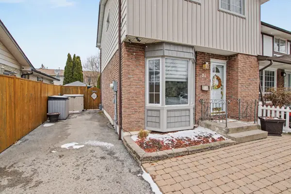 21 Greystone CRES, St. Catharines, ON L2N 6P1
