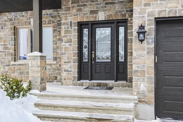 301 Colmar ST, Russell, ON K0A 1W0