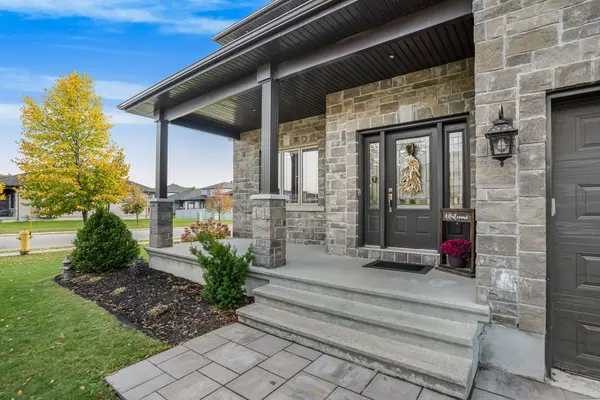 301 Colmar ST, Russell, ON K0A 1W0