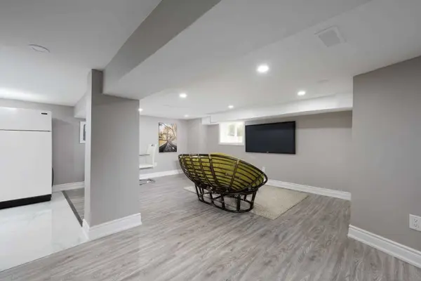 65 Nash RD N #Basement, Hamilton, ON L8H 2P5