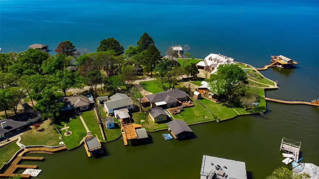 126 Maples Trail, Mabank, TX 75156