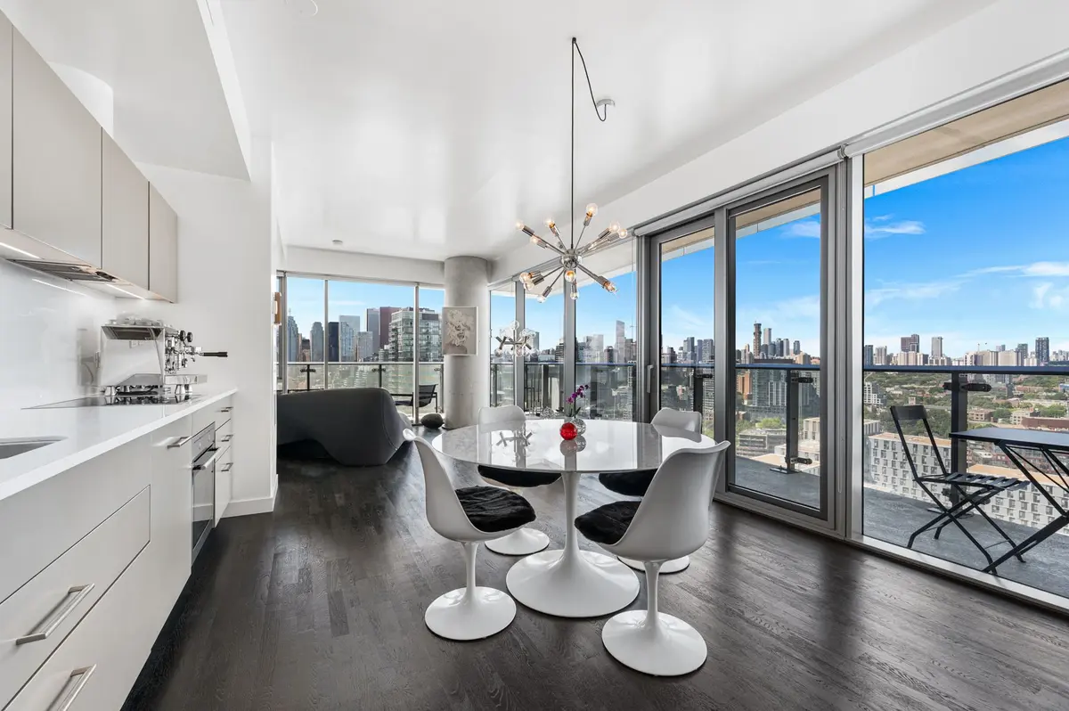 70 Distillery LN #2602, Toronto C08, ON M5A 0E3