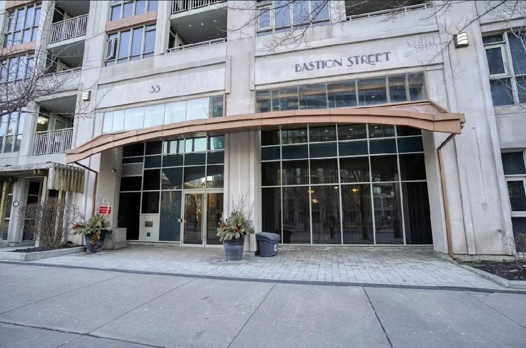 35 Bastion ST #706, Toronto C01, ON M5V 0C2