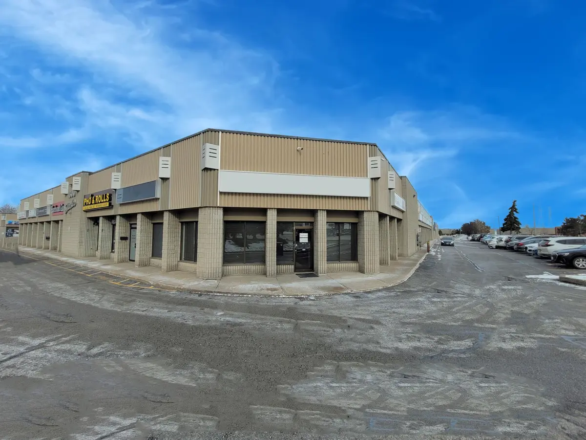 4300 Steeles AVE W #Unit 31, Vaughan, ON L4L 4C2