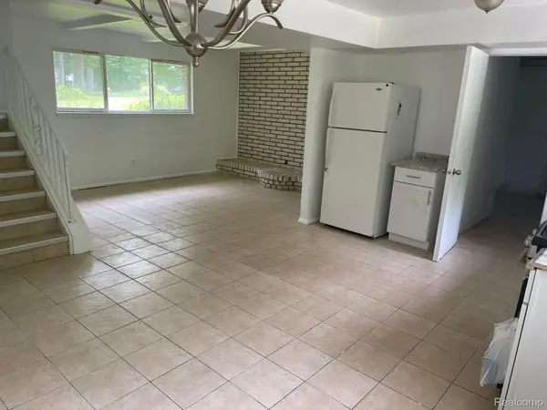 14625 Bainbridge ST, Livonia, MI 48154