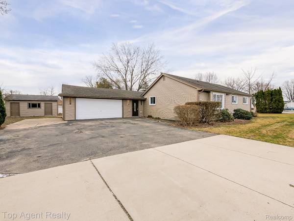 20580 21 Mile RD, Macomb Township, MI 48044