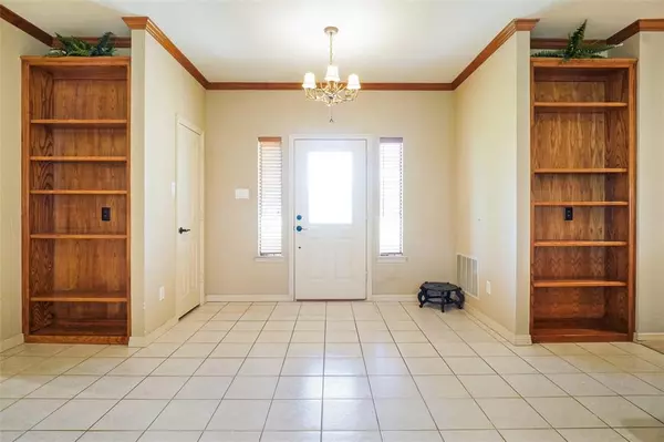 11360 Hill Country Circle, Ponder, TX 76259