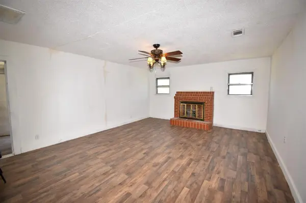 1511 S High Street, Brady, TX 76825