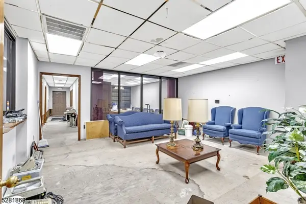 112 N Wood Ave, Linden City, NJ 07036